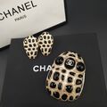 Брошь Chanel 10438