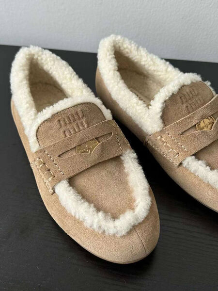 Лоферы Miu Miu женский замша бежевый 159829-3