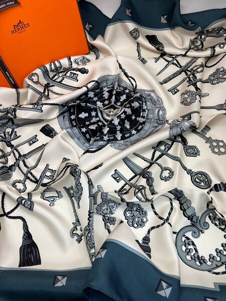 Платок Hermès женский шелк белый 164188
