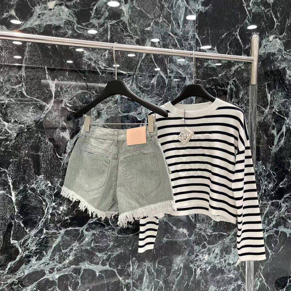 Шорты Loewe женский джинса графитовый 174768-4