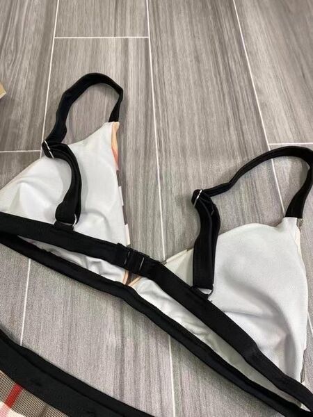 Купальник Burberry женский 37027-5
