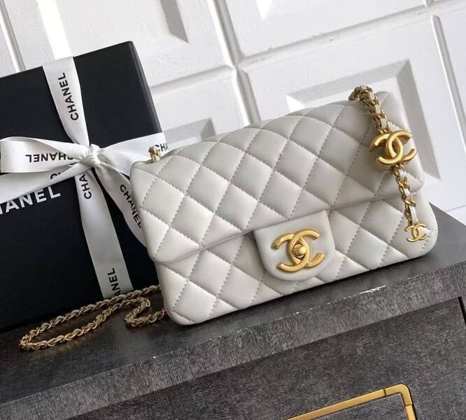 Сумка Chanel женский кожа белый 198043