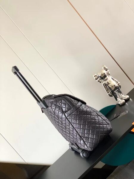 Чемодан Chanel женский нейлон черный 116418-4