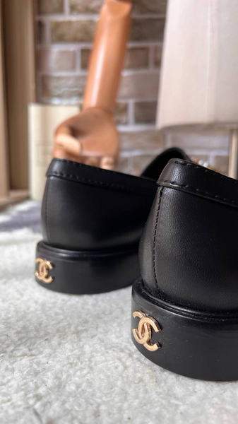 Лоферы Chanel женский кожа черный 39928-5