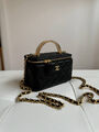 Сумка Chanel женский кожа черный 155761-2