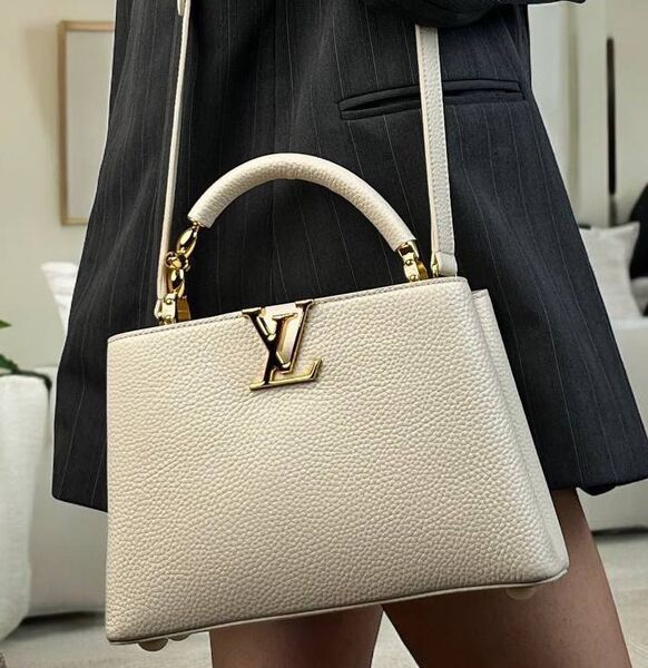 Сумка Louis Vuitton Capucines женский кожа бежевый 156139