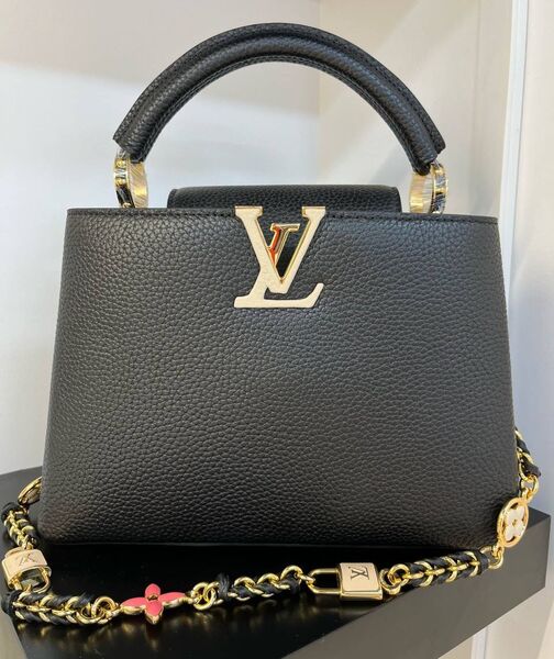 Сумка Louis Vuitton Capucines женский кожа черный 186154