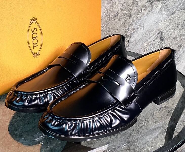 Мужские лоферы Tods мужской кожа черный 159393