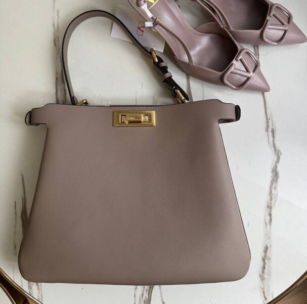 Сумка Fendi женский кожа светло-розовый 194567