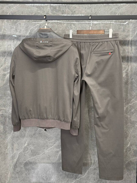 Мужской костюм Kiton мужской графитовый 201562-2