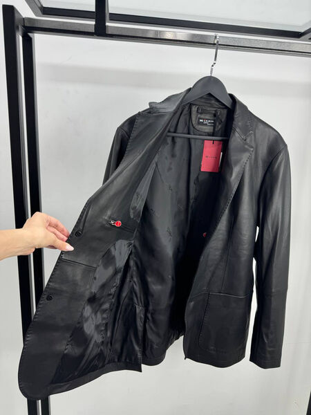 Мужская куртка Kiton мужской кожа черный 195984-2