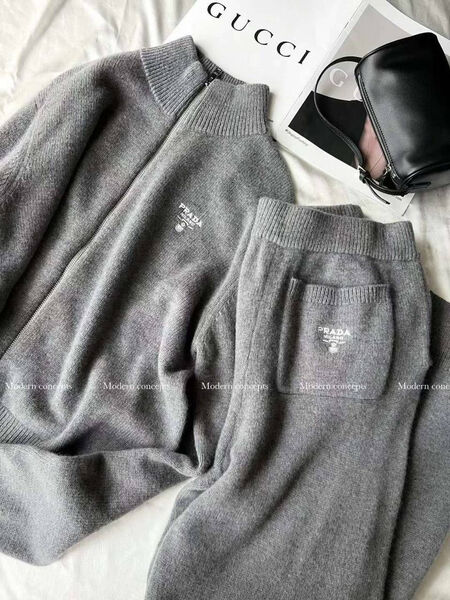 Костюм Prada женский графитовый 134651