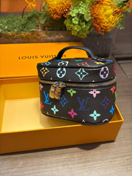 Косметичка Louis Vuitton женский кожа черный 174081-2