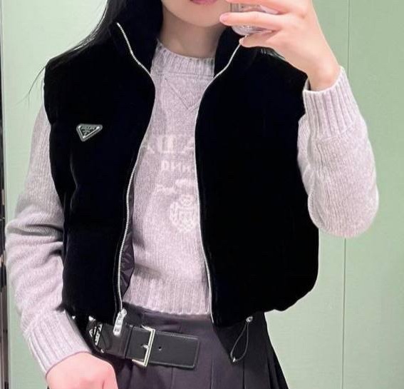 Жилет Prada женский черный 164538