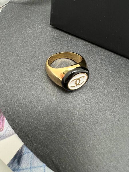 Кольцо Chanel черный,серебристый 175890