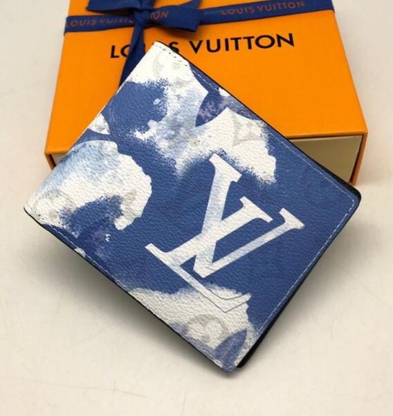 Визитница Louis Vuitton женский кожа белый 15997