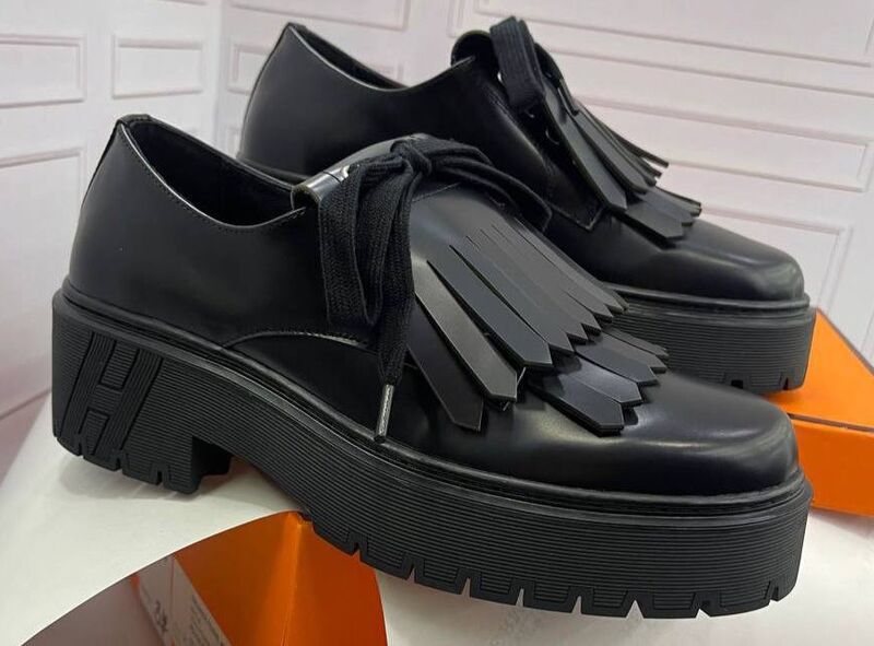 Лоферы Hermès женский кожа черный 167883