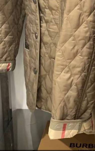 Куртка Burberry женский нейлон бежевый 37758-2
