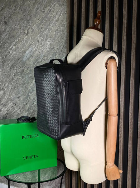 Мужской рюкзак Bottega Veneta мужской кожа черный 145932