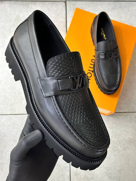 Мужские лоферы Louis Vuitton мужской кожа черный 163611-2