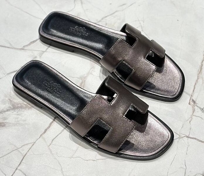 Шлепки Hermès женский кожа черный 148460