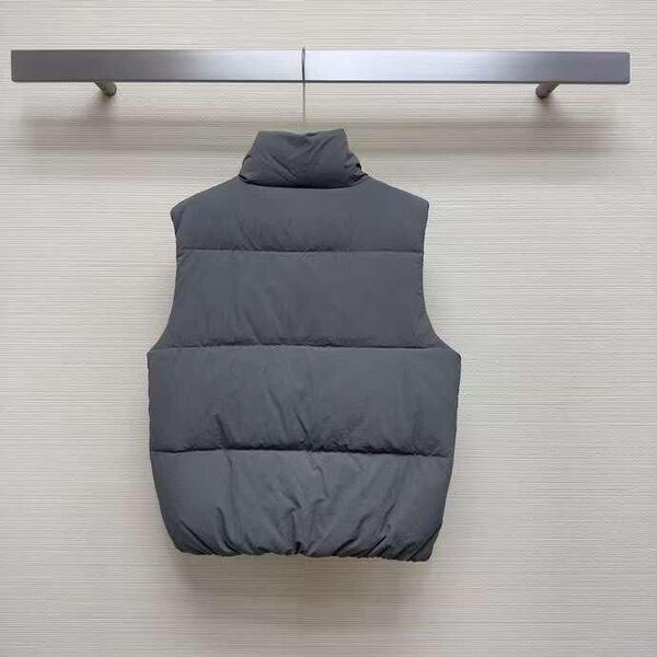 Жилет Brunello Cucinelli женский графитовый 126050-2