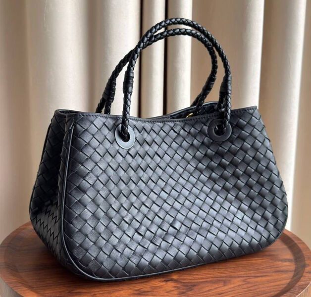 Сумка Bottega Veneta женский кожа черный 194245-6