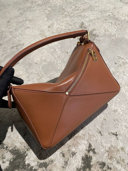 Сумка Loewe женский кожа 194893-3