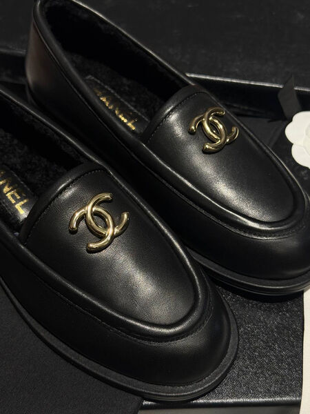 Лоферы Chanel женский кожа черный 169905-3