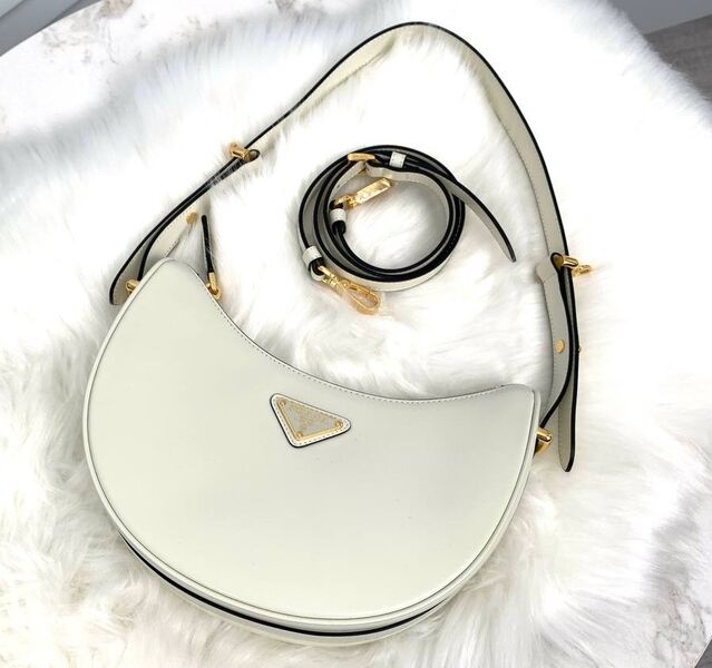 Сумка Prada женский кожа белый 131219