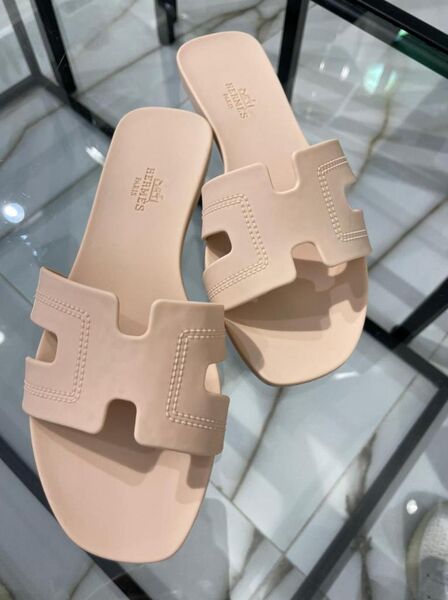 Шлепки Hermès женский бежевый 89329