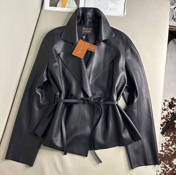 Куртка Loro Piana женский кожа черный 156455