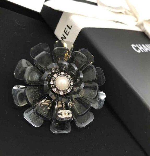 Брошь Chanel 10374-2
