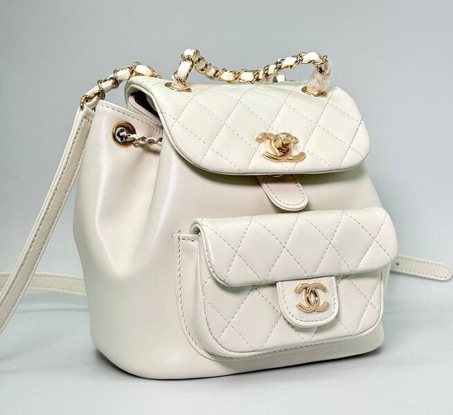 Рюкзак Chanel женский кожа белый 189343