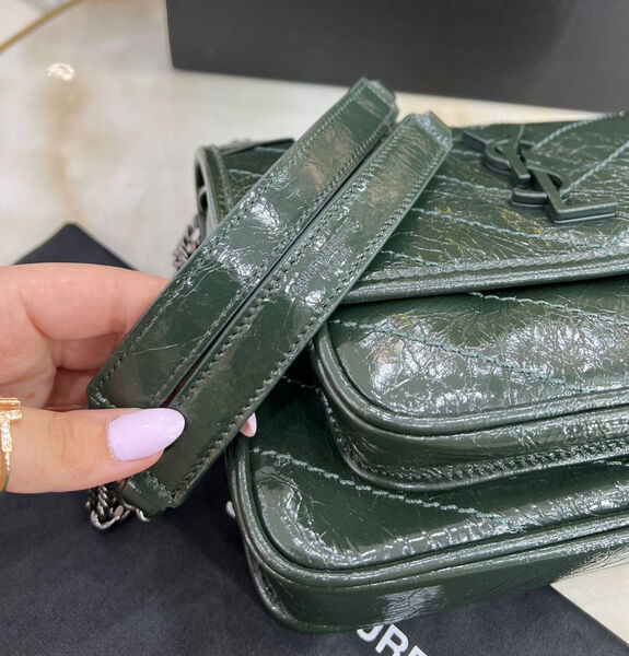 Сумка Saint Laurent Niki Medium женский кожа болотный 160388-7