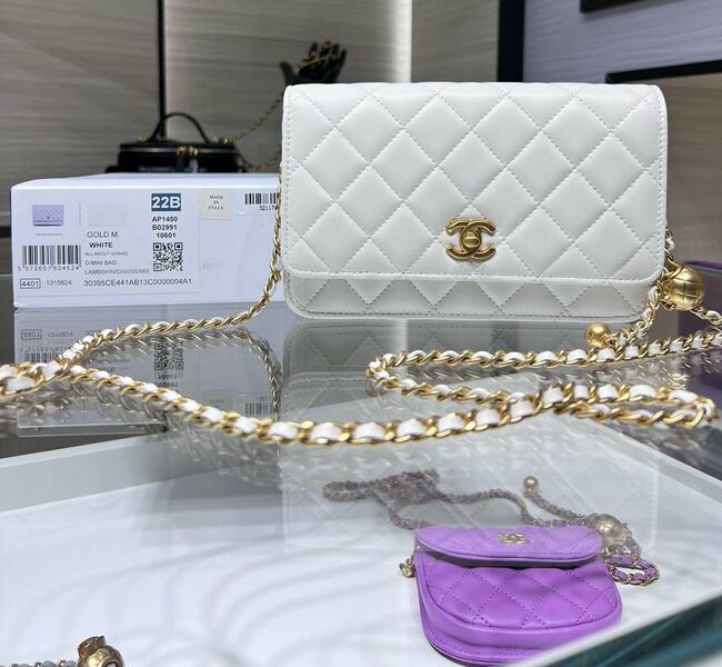Сумка Chanel женский кожа белый 196542