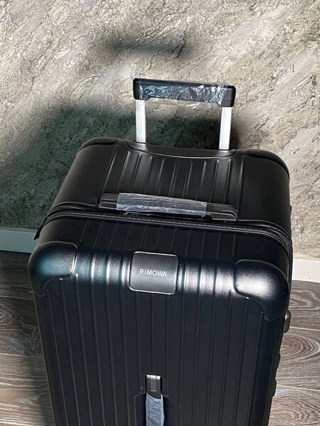 Чемодан Rimowa женский черный 176096-3