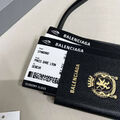 Сумка Balenciaga Passport Phone Holder Black женский кожа черный 150387-3