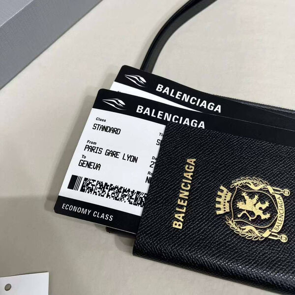 Сумка Balenciaga Passport Phone Holder Black женский кожа черный 150387-3