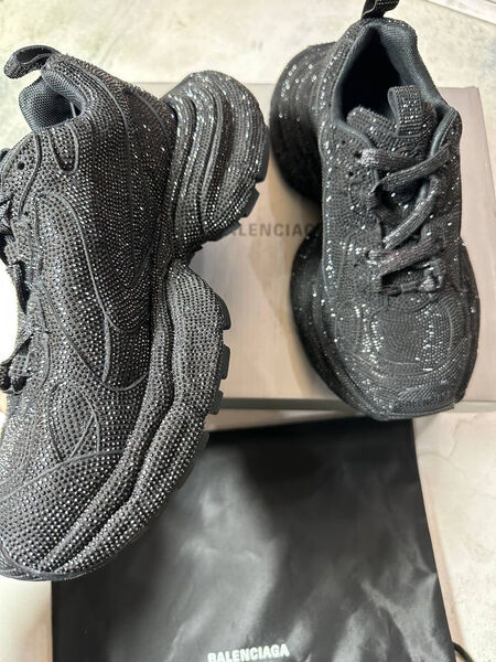 Кроссовки Balenciaga женский черный 137476-5