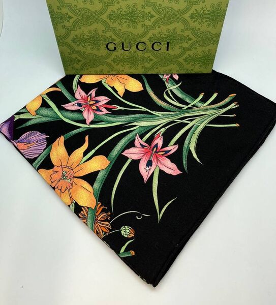 Платок Gucci женский кашемир черный,серебристый 197785