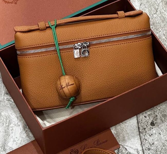 Сумка Loro Piana женский кожа бежевый 115463