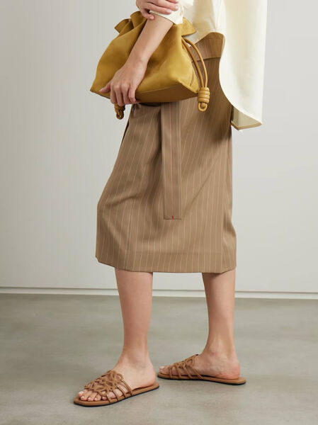 Шлепки Loewe женский кожа бежевый 184426
