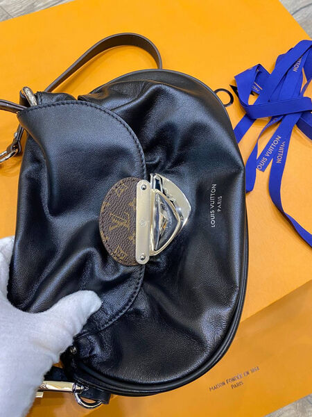 Сумка Louis Vuitton женский кожа черный 172600-4