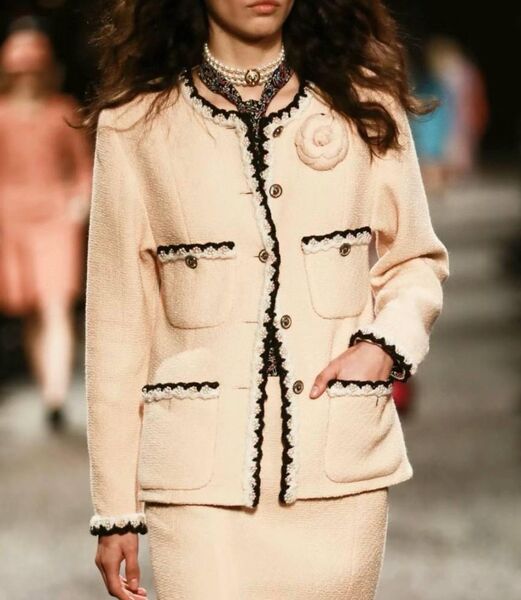Пиджак Chanel женский бежевый 156611