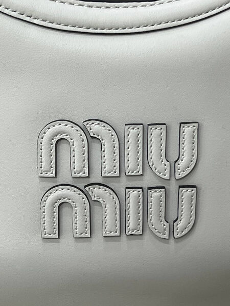Сумка Miu Miu женский кожа белый 131379-2