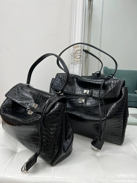 Сумка Balenciaga Rodeo женский кожа черный 152934-3