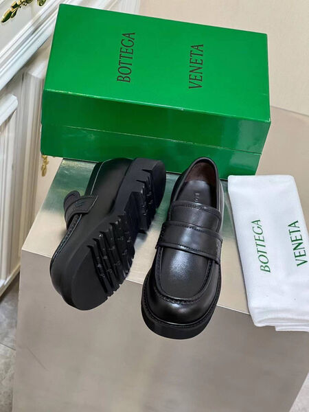 Мужские лоферы Bottega Veneta мужской кожа черный 160704-5