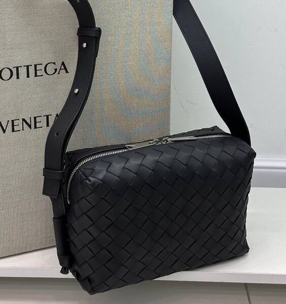 Мужская сумка мессенджер Bottega Veneta мужской кожа черный 152929