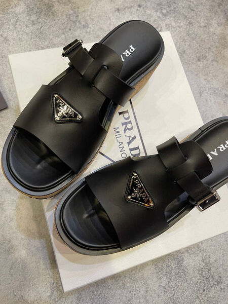 Шлепки Prada женский кожа черный 109856-2